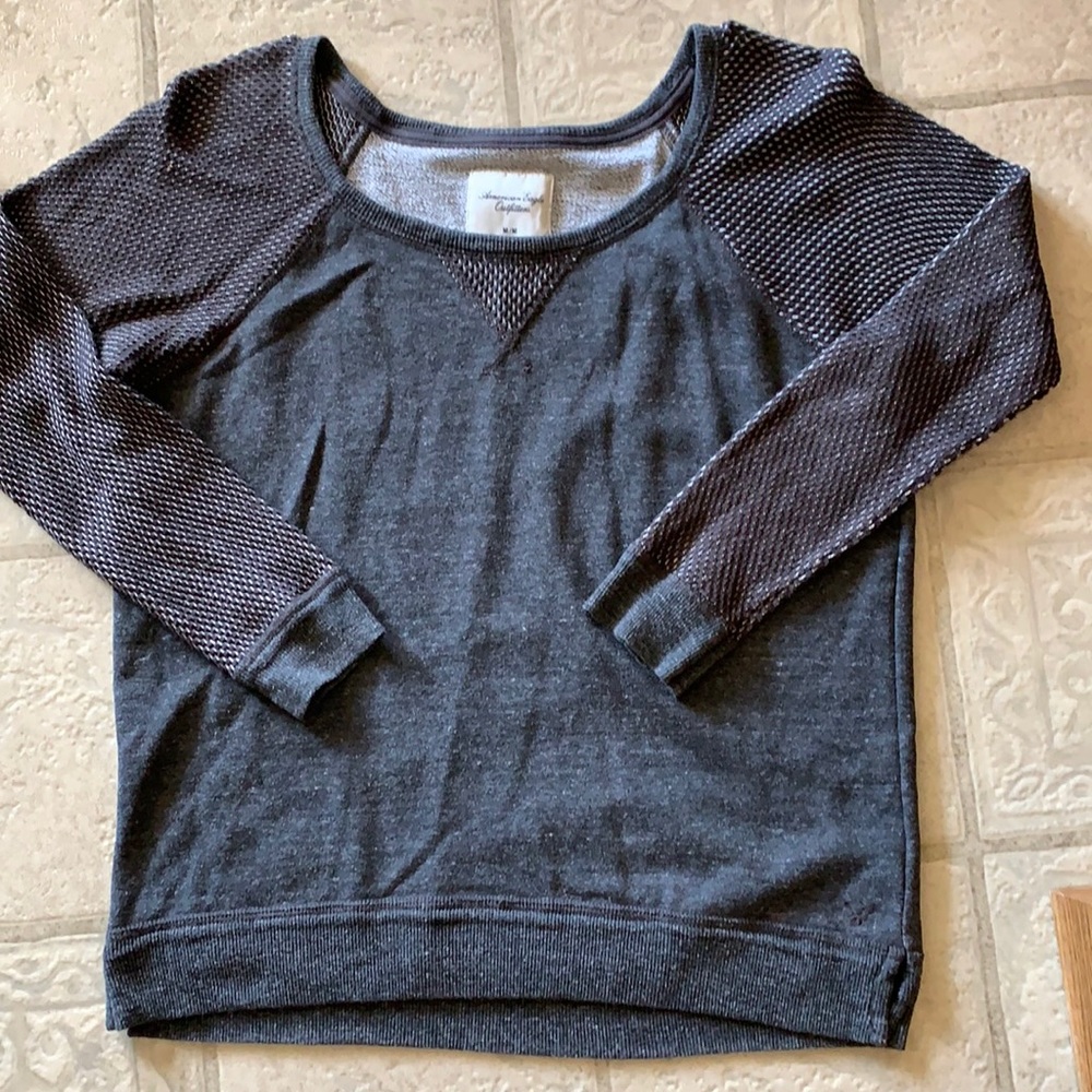 American Eagle women’s sweatshirt
